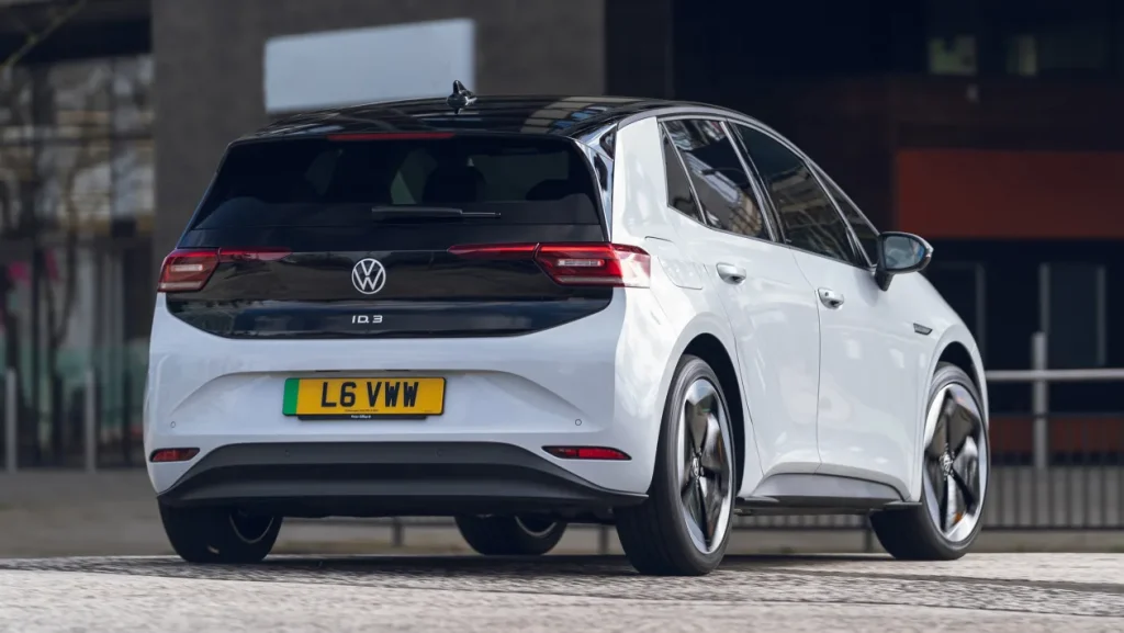Volkswagen-ID3-Tour-Pro-S-2021-UK-10-1024x577 2025 Volkswagen ID.3 Pro: Elektrikli Kompakt Sınıfta Dengeleri Değiştiriyor ⚡